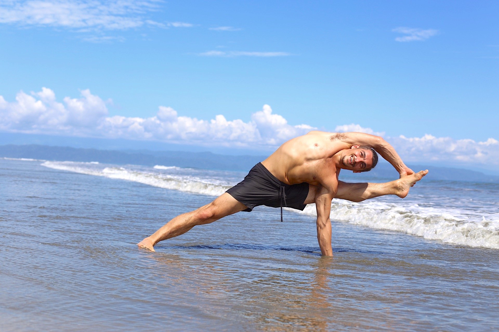 vishva_costa_ocean Garudasana - eagle pose double wrap legs