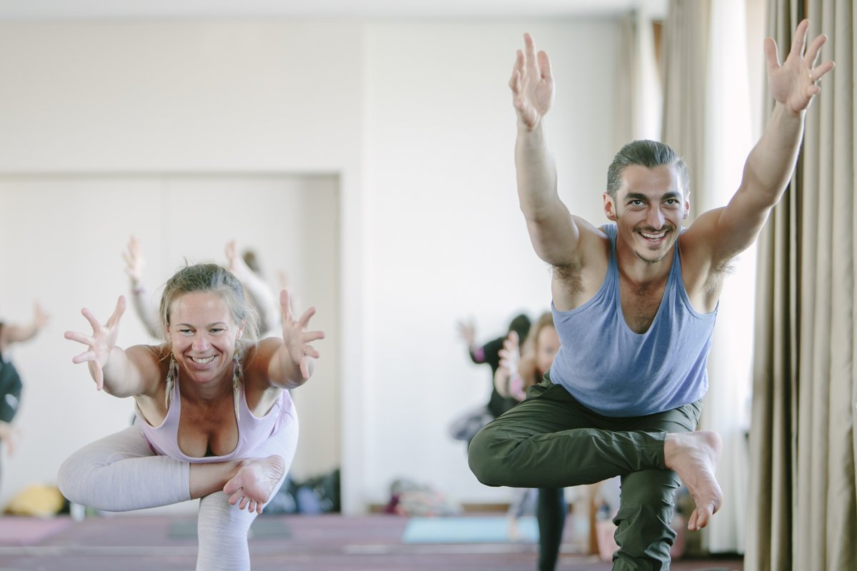 Garudasana - eagle pose double wrap legs