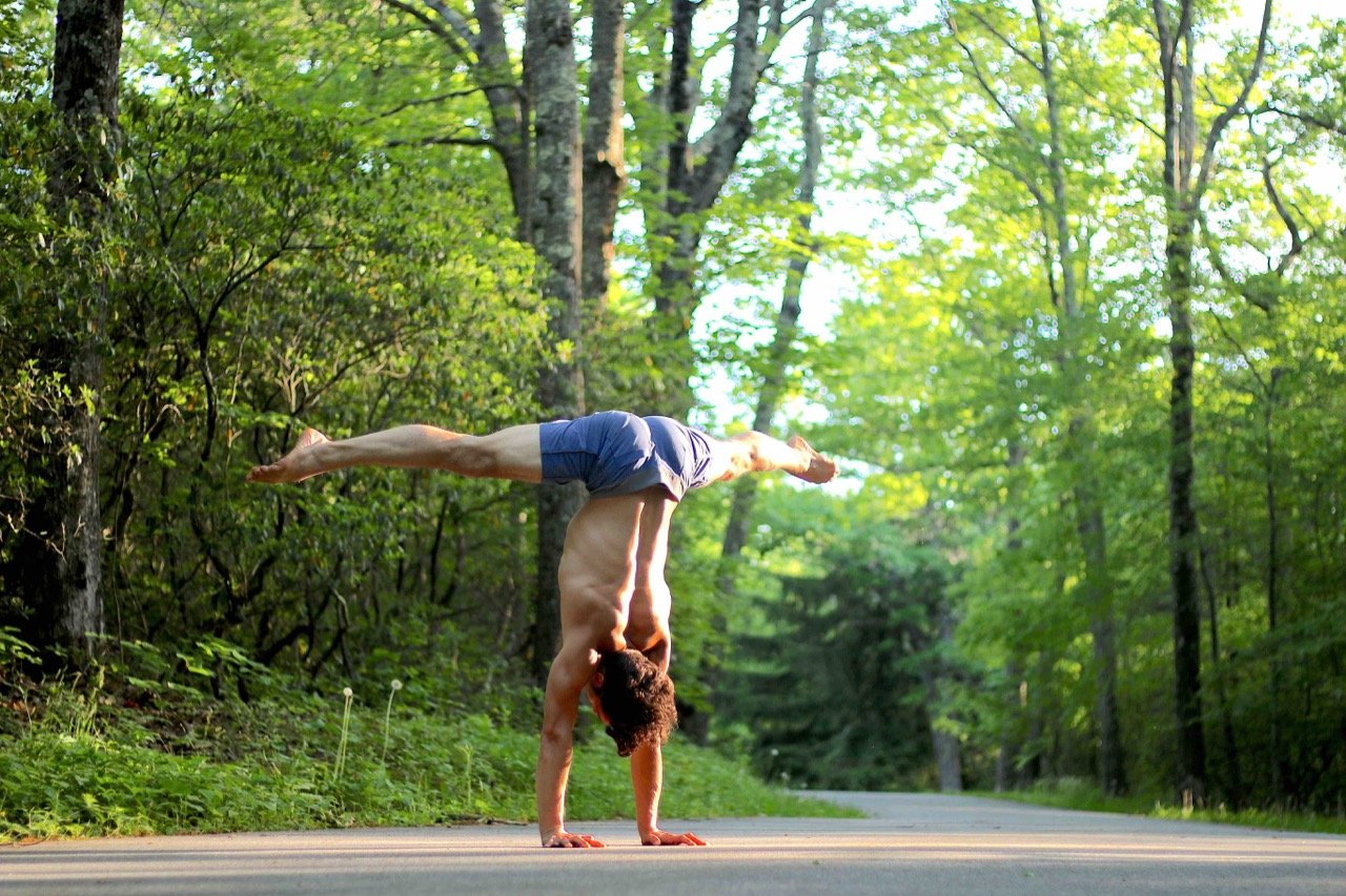 straddle_handstand_mohawk YOGA TEACHER TEACHING YOGA