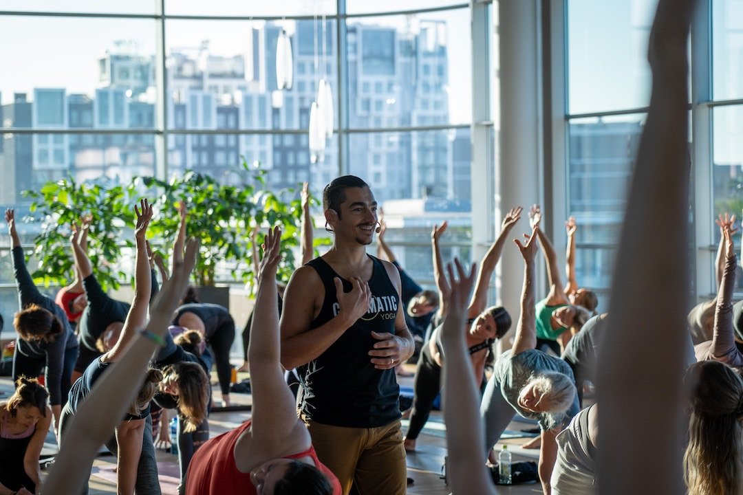 YOGA TEACHER TEACHING YOGA